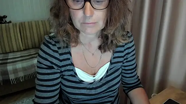 lauraoven online show from July 6, 9:14 am