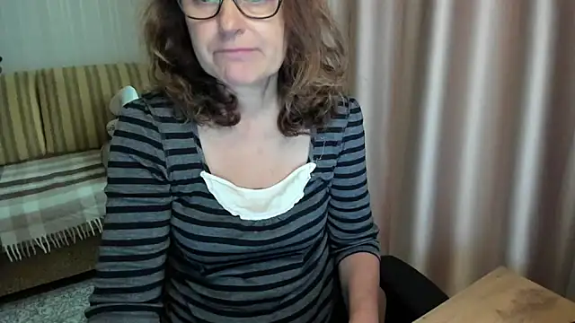 lauraoven online show from June 18, 10:53 am