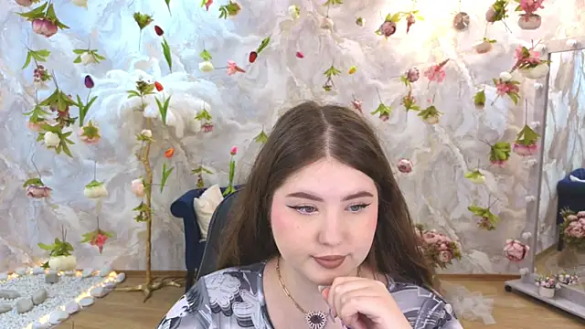NicoleFoxery online show from June 27, 6:25 pm