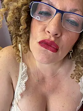 innocentsquirt online show from May 13, 6:41 am