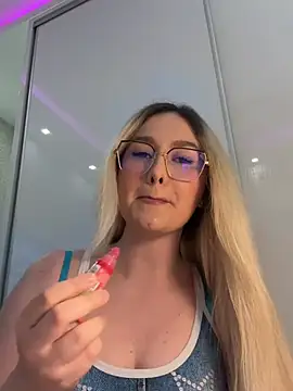 mollyxxx online show from May 22, 2:42 am