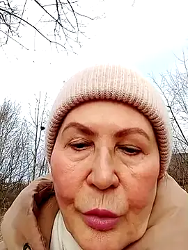 Hottie-Mom online show from March 1, 3:56 pm