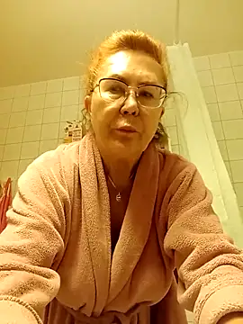 Hottie-Mom online show from October 12, 8:06 am
