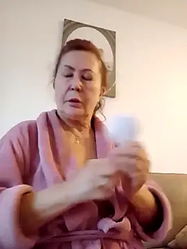 Hottie-Mom online show from December 2, 8:38 am