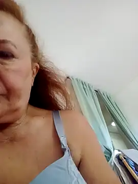 Hottie-Mom online show from July 10, 8:15 am