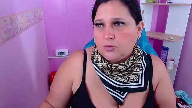 Snapshot of Kerly_Doll chatting on October 19, 1:13 pm Kerly Doll online show from October 19, 1:13 pm