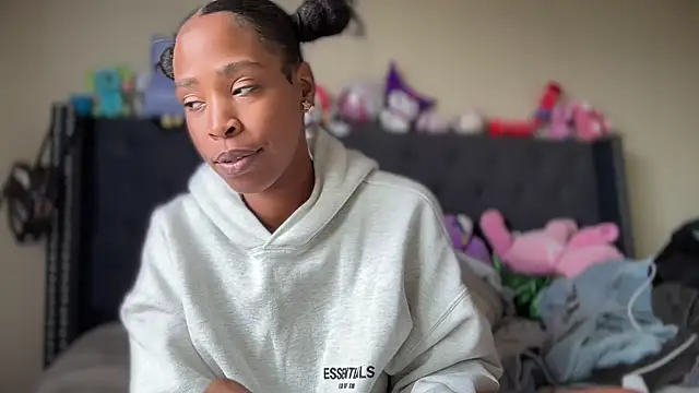 Cum2Charm online show from April 26, 9:01 pm