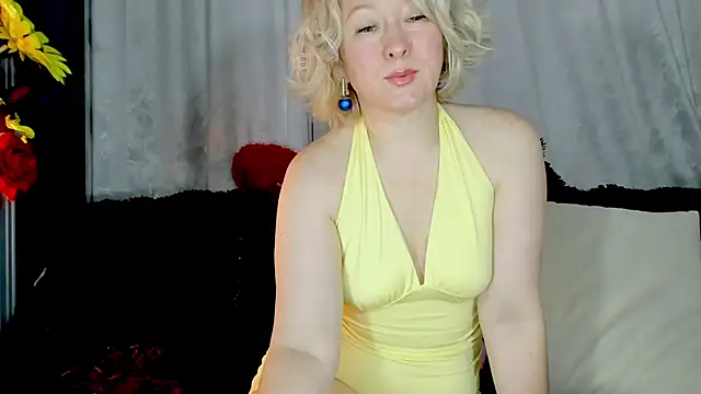 Mia Wintermood online show from June 29, 9:05 am