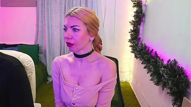 AlisaAleksandr online show from February 8, 1:31 am