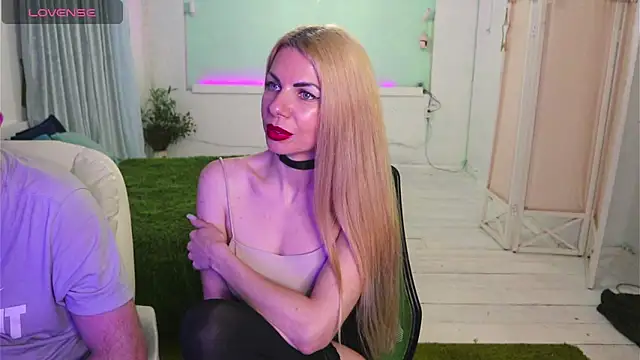 AlisaAleksandr online show from April 30, 8:57 pm