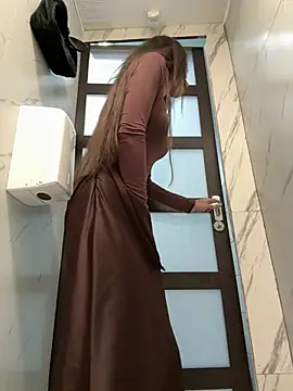  MiaQueen  online show from March 1, 11:15 pm