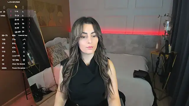 KylieMellow online show from June 14, 5:30 am