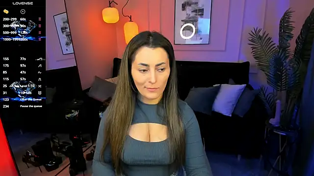 KylieMellow online show from July 6, 1:38 pm