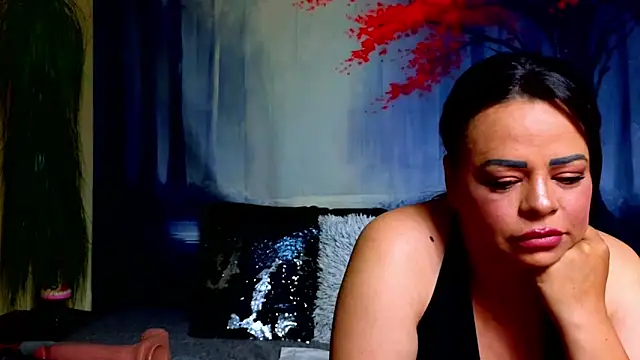 ElizabethEven online show from May 5, 5:05 pm