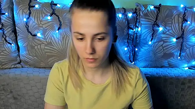 MaggieCake online show from January 8, 2:48 am