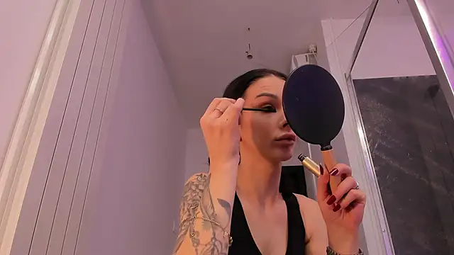 realhotfallingdevil online show from February 17, 5:40 am