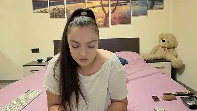 adelline online show from June 1, 8:54 pm