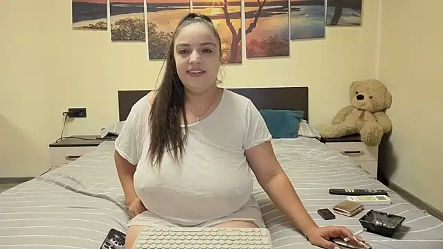 adelline online show from July 11, 9:04 pm