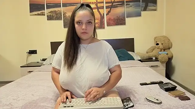 adelline online show from July 29, 8:42 pm