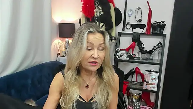 crystaLUX online show from November 17, 6:14 am