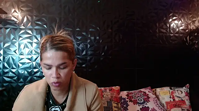 PINK  LOLA1 online show from June 10, 11:58 pm