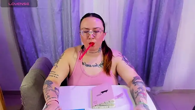 MiaYMolly online show from June 15, 7:58 pm