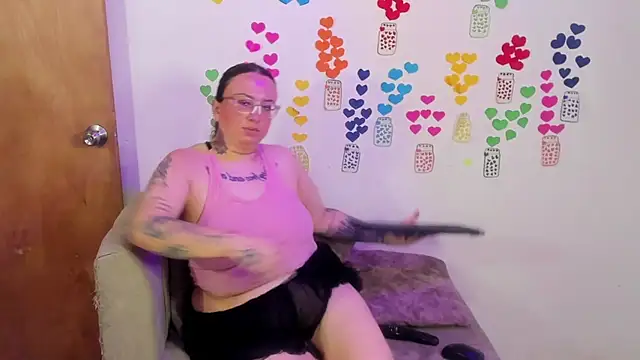 MiaYMolly online show from June 29, 11:59 pm