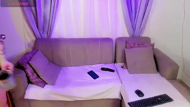 MiaYMolly online show from June 8, 1:28 am