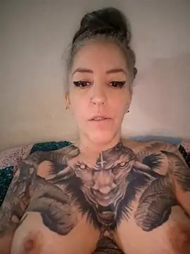 vamporasuccubus19777 online show from April 28, 10:13 pm