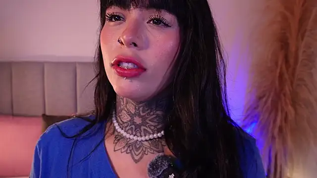 curvyliciousss online show from October 6, 4:34 pm