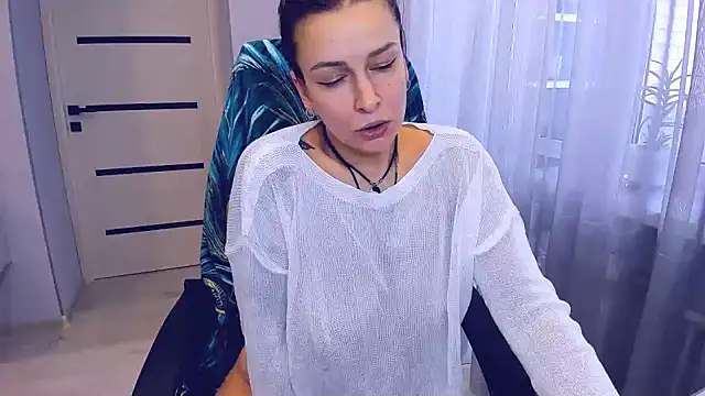 AlexiaDarren online show from February 24, 12:37 pm