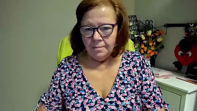 Adelewildx online show from July 29, 3:28 am