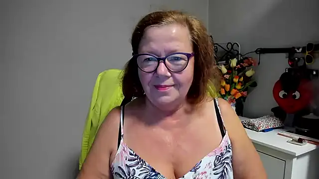 Adelewildx online show from August 4, 2:39 am