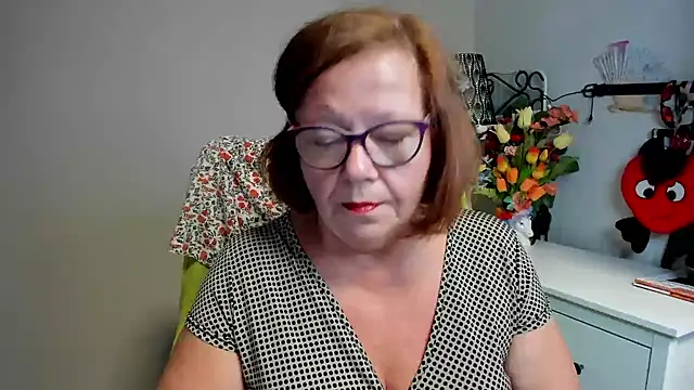 Adelewildx online show from June 25, 5:12 am