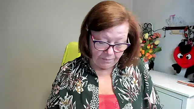 Adelewildx online show from June 17, 3:41 am