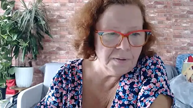 Adelewildx online show from August 1, 9:44 am