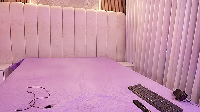 emyli sw  online show from March 4, 3:13 am