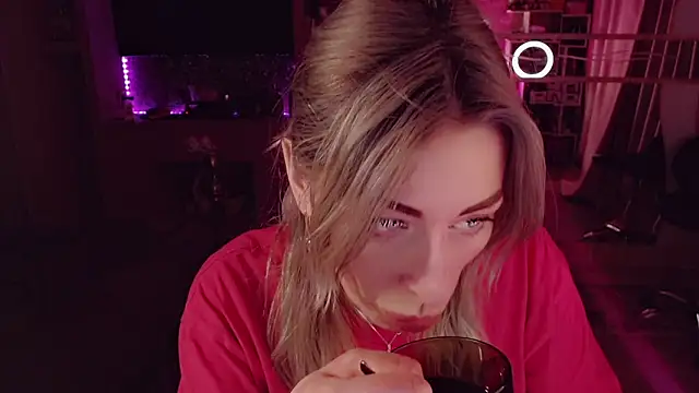 AnnieGOld  online show from March 2, 4:01 am