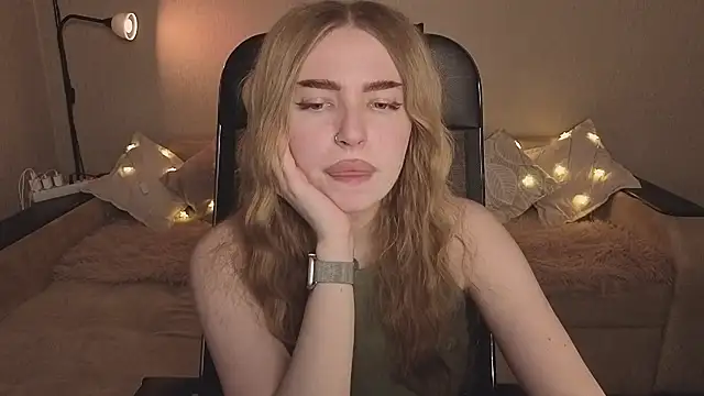 ViolettaLopez online show from February 23, 7:02 pm