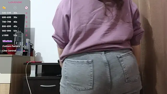 BBW MILF 4U online show from April 27, 9:17 am