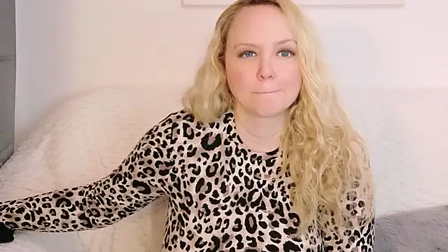 Sarah4you online show from March 7, 6:04 pm