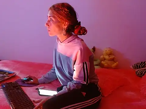 Snapshot of ReginaKor chatting on September 21, 1:37 am ReginaKor online show from September 21, 1:37 am