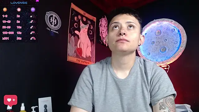 girl intense444 online show from July 5, 1:06 pm