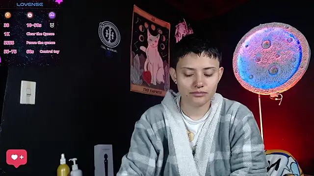 girl intense444 online show from July 25, 12:56 pm