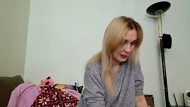 Hotty Evochka online show from December 4, 10:50 am