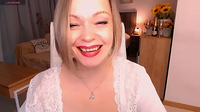 Tilly Eliot online show from June 13, 8:39 pm