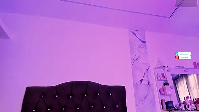 alysson 18 online show from July 22, 1:34 pm