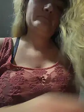 carolina31paris1 online show from May 2, 3:32 am
