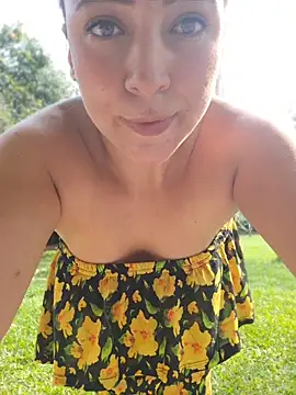 VickyHoult online show from March 15, 8:22 pm