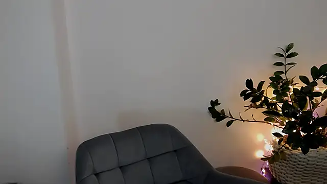 Xentthia online show from November 3, 9:02 am